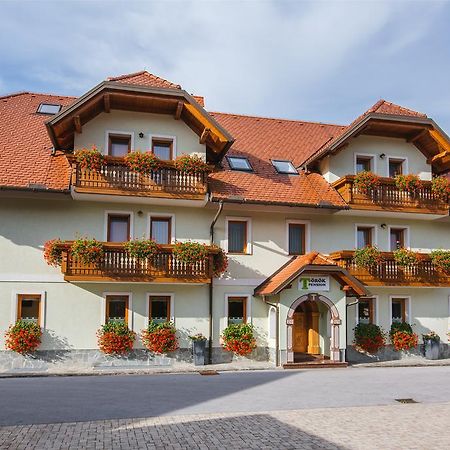 Hotel Pension Toeroek Lesce  Zewnętrze zdjęcie