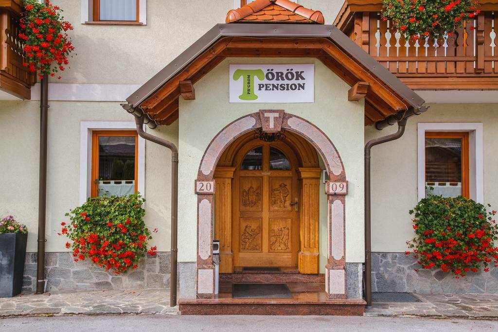 Hotel Pension Toeroek Lesce  Zewnętrze zdjęcie